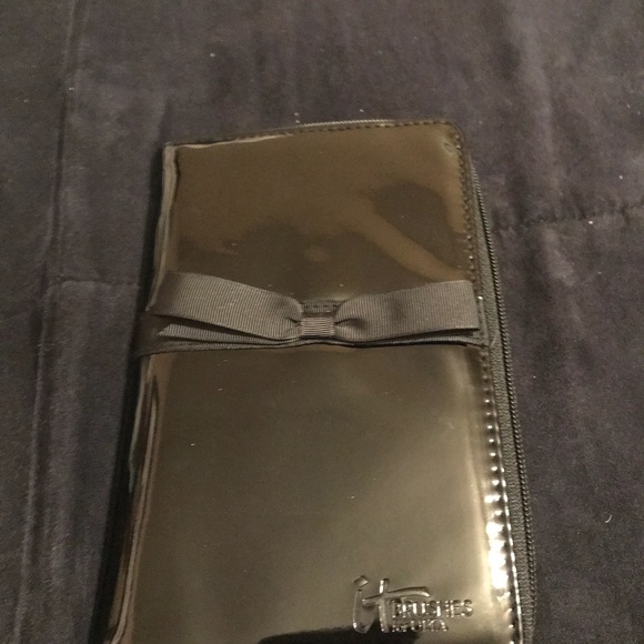 HP BEST IN MAKEUP - IT by ULTA Brush Set - Picture 3 of 3